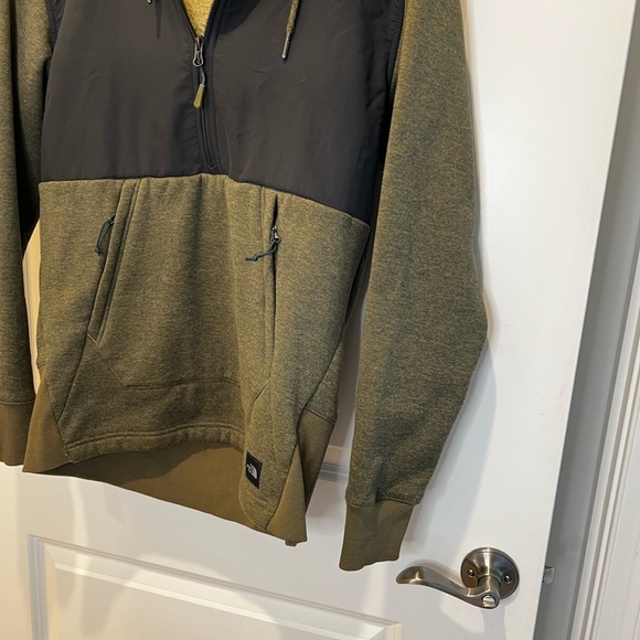 North Face Women’s Tech Sherpa Pullover Olive Green Size Medium - Picture 9 of 10